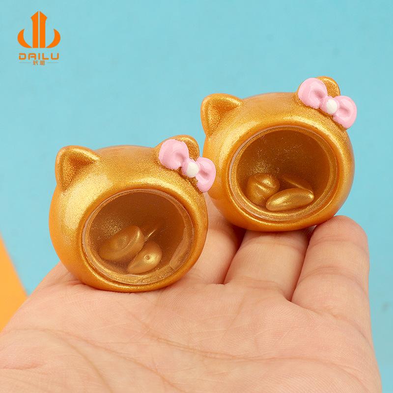 Charm LaBuBu 猫咪微景观DIY装饰 仿真金色存钱罐创意公仔挂件树脂配件摆件