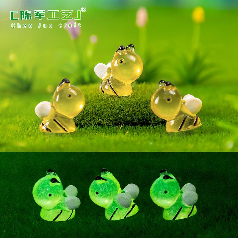 Phụ Kiện Tiểu Cảnh Tiểu cảnh ong phát sáng mini trang trí rêu và cây DIY (ZC-906)