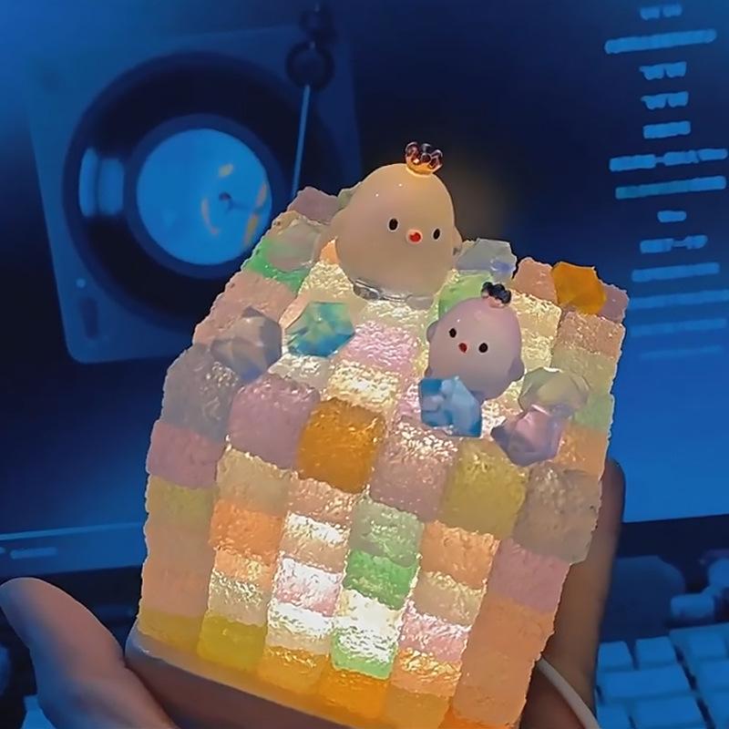 Charm LaBuBu 发光皇冠鸡方糖小夜灯摆件材料包创意益智玩具儿童DIY手工自制