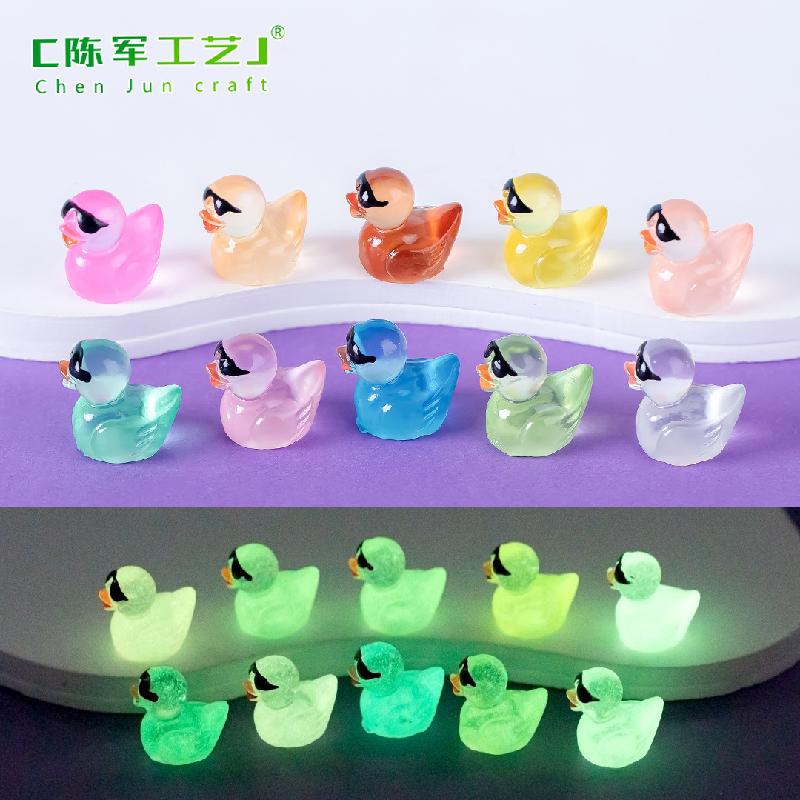 Phụ Kiện Tiểu Cảnh Tiểu cảnh vịt đeo kính phát sáng, phụ kiện trang trí xe hơi (ZC-458)