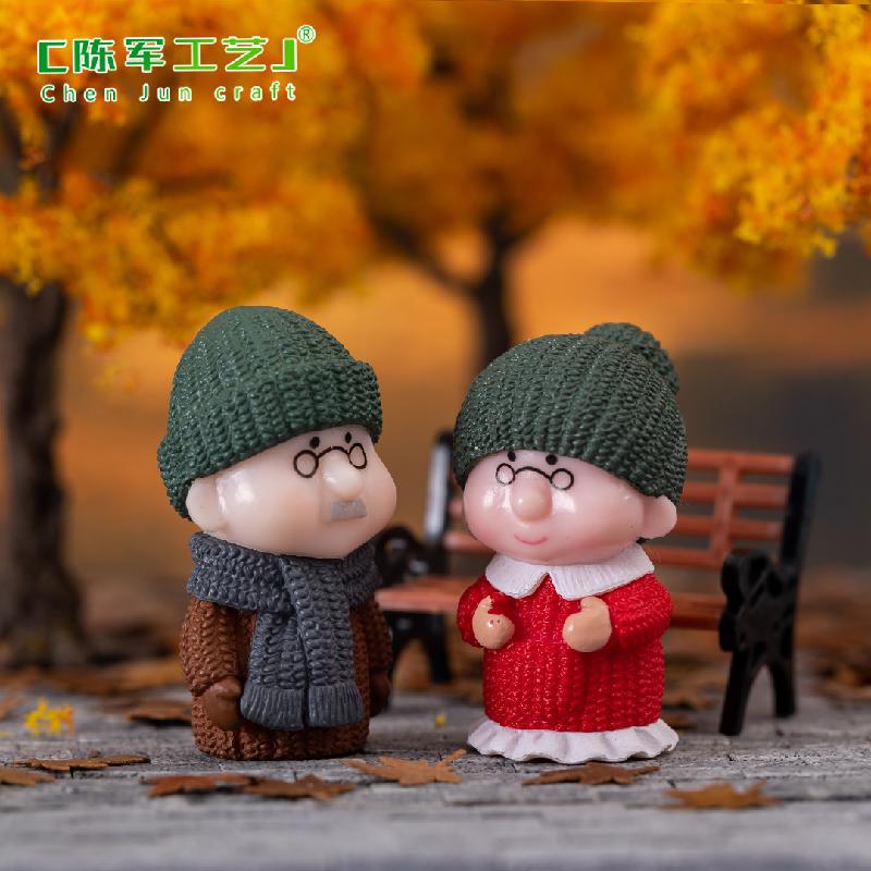 Phụ Kiện Tiểu Cảnh Tiểu cảnh ông bà áo len mùa thu mini trang trí bàn DIY (ZC-1119)