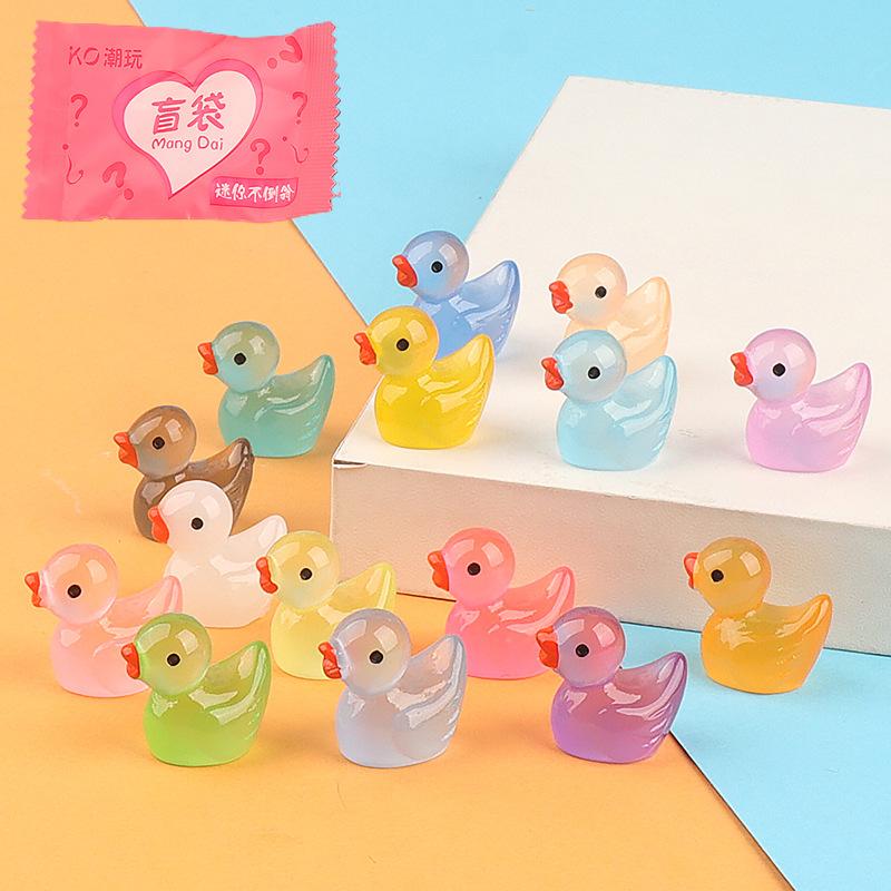 Charm LaBuBu 10个装小鸭子盲袋抖音爆款小黄鸭迷你小鸭子彩色夜光鸭子微景观
