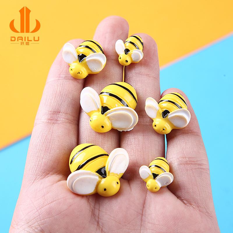 Charm LaBuBu Charm ong mini DIY trang trí vỏ điện thoại (FF-114)