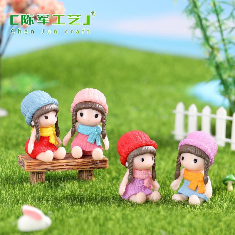 Phụ Kiện Tiểu Cảnh Tiểu cảnh búp bê cô gái đội mũ, quà sinh nhật sáng tạo (ZC-432)