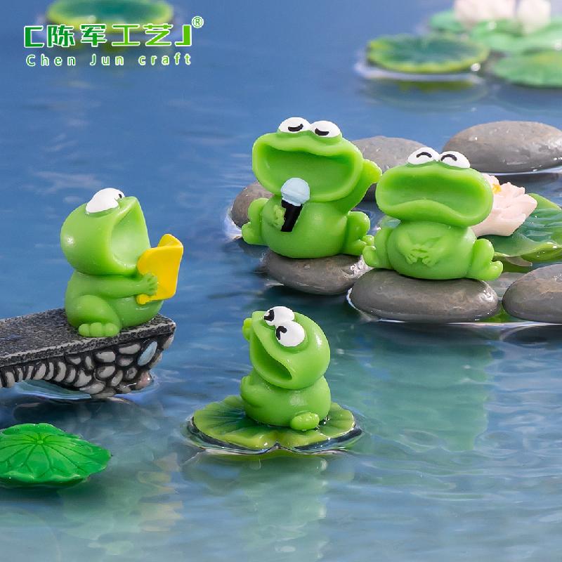 Phụ Kiện Tiểu Cảnh Tiểu cảnh ếch hát bên hồ mini trang trí bàn và xe (ZC-825)