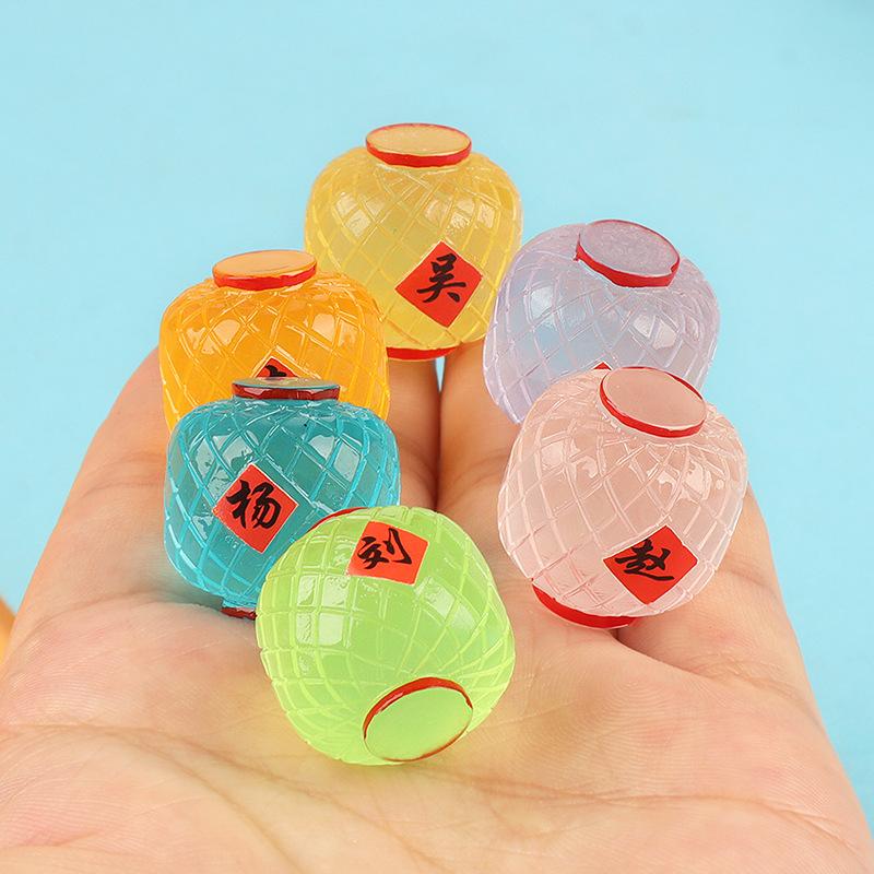 Charm LaBuBu 新款立体夜光百家姓灯笼 装饰品配件树脂车载桌面小摆件批发